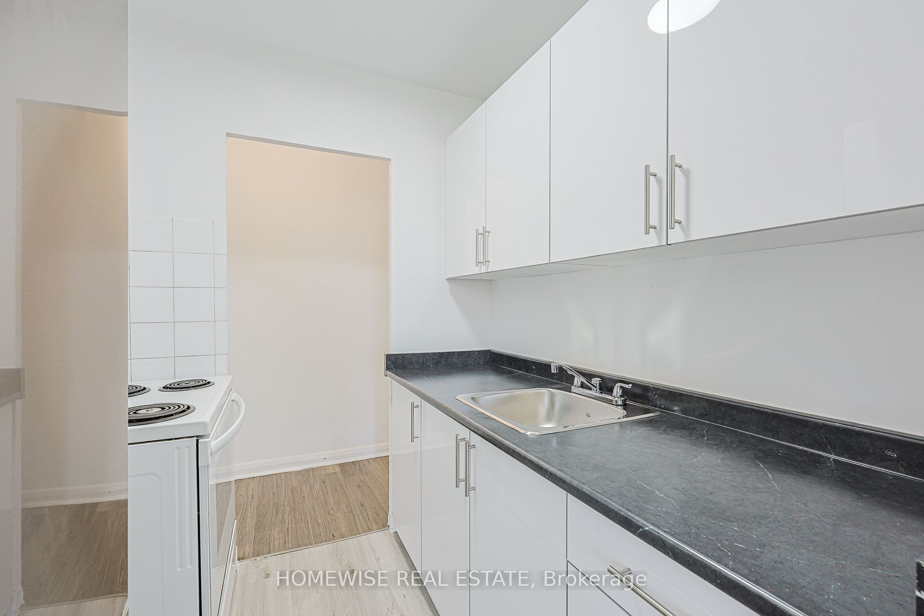 Additional image 4 of 302-2204 Dufferin Street, Toronto, ON, M6E 3R8