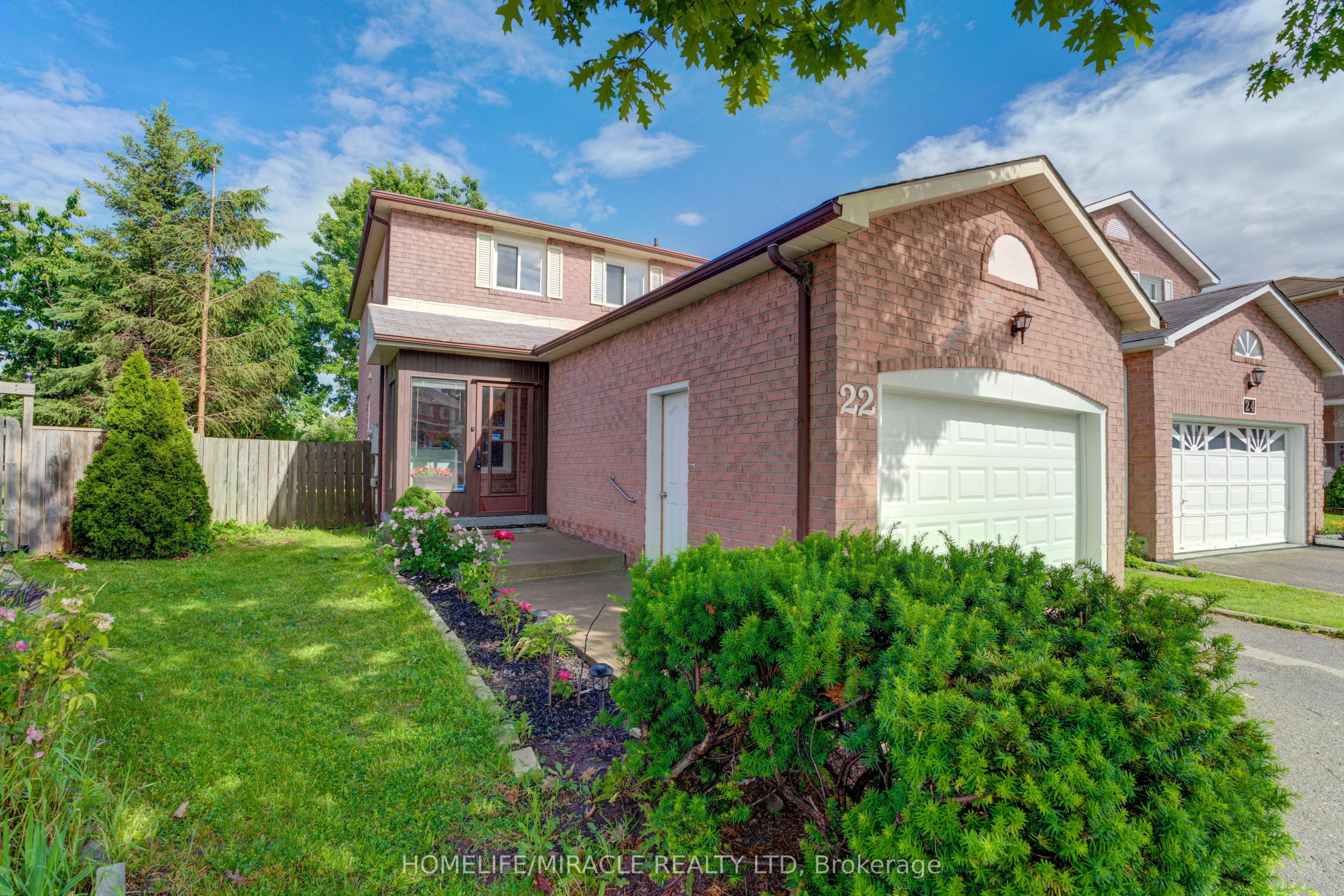 22 Kesteven Crescent, Brampton, ON, L6W 4E1 photo 2