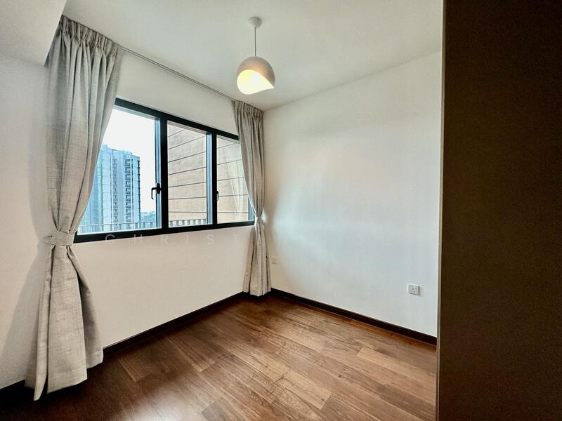 61 Normanton Park photo 5