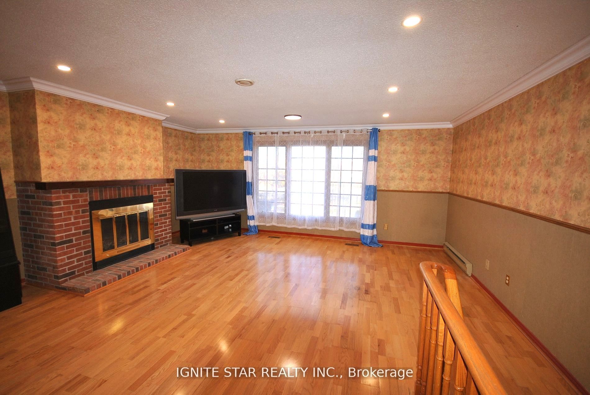 Additional image 6 of upper level-2368 Credit Valley Road, Mississauga, ON, L5M 4E7