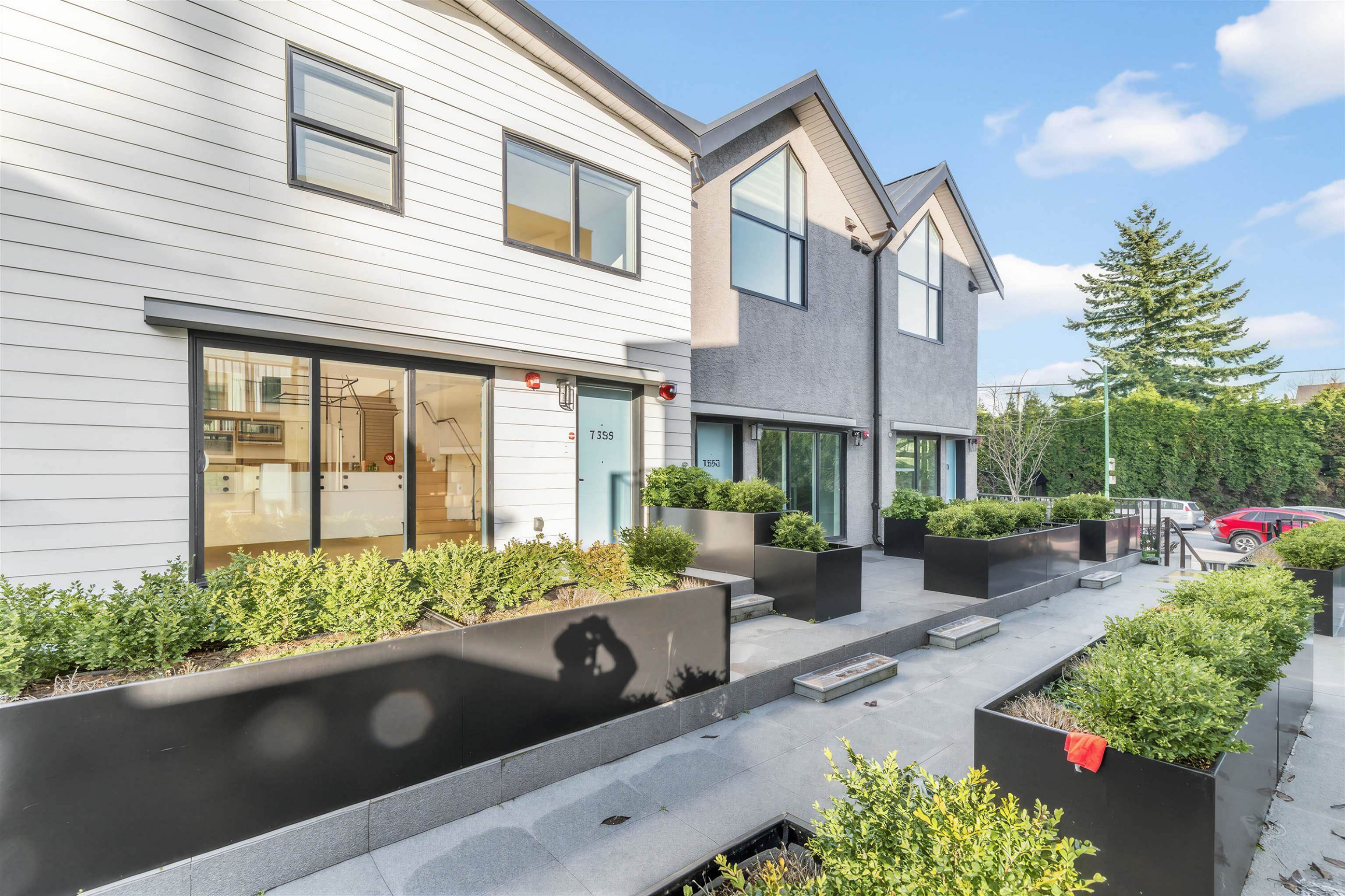 7355 Oak Street, Vancouver, BC, V6P 1V9