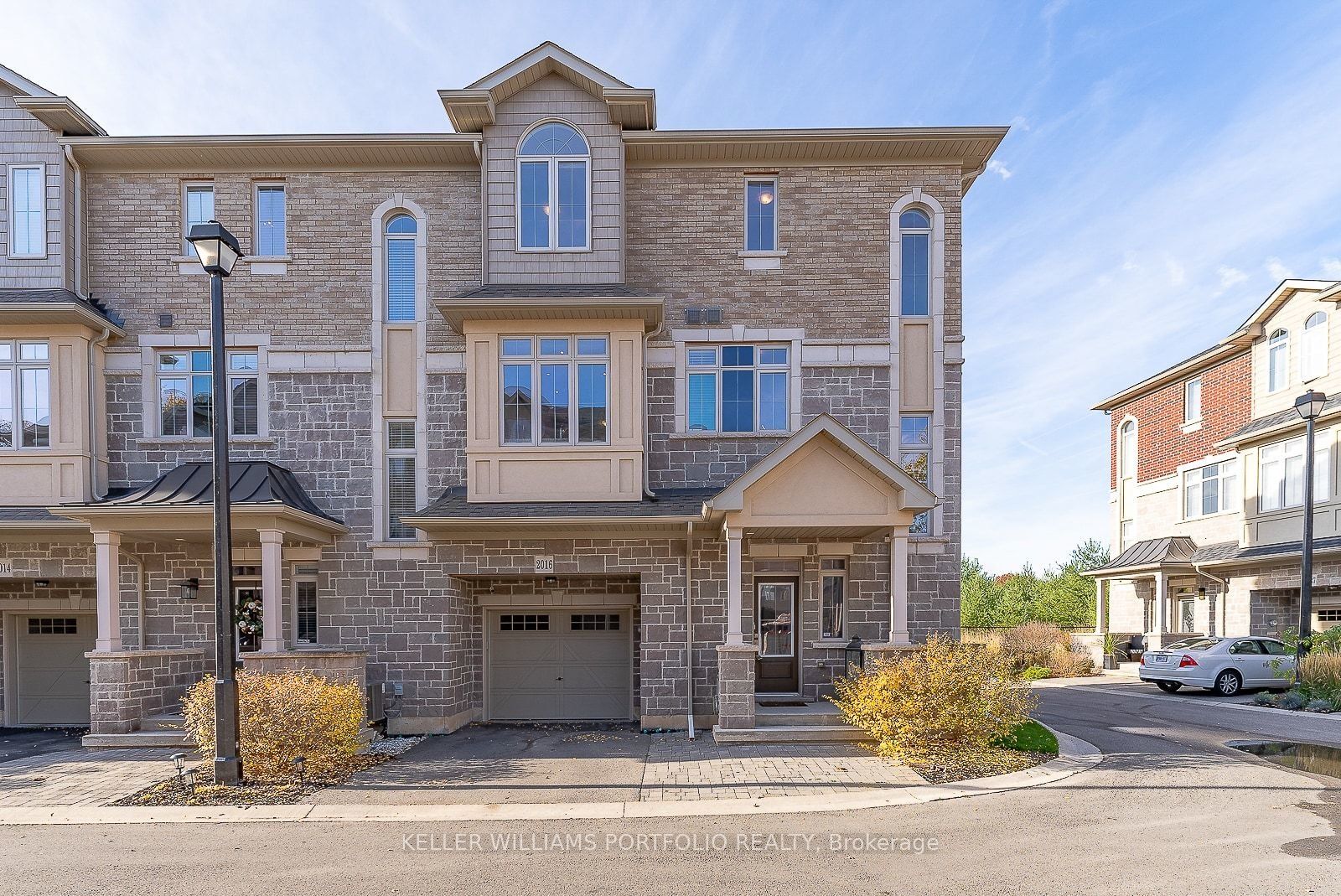 2016 Deerview Common, Oakville, ON, L6M 0Y2 photo 2