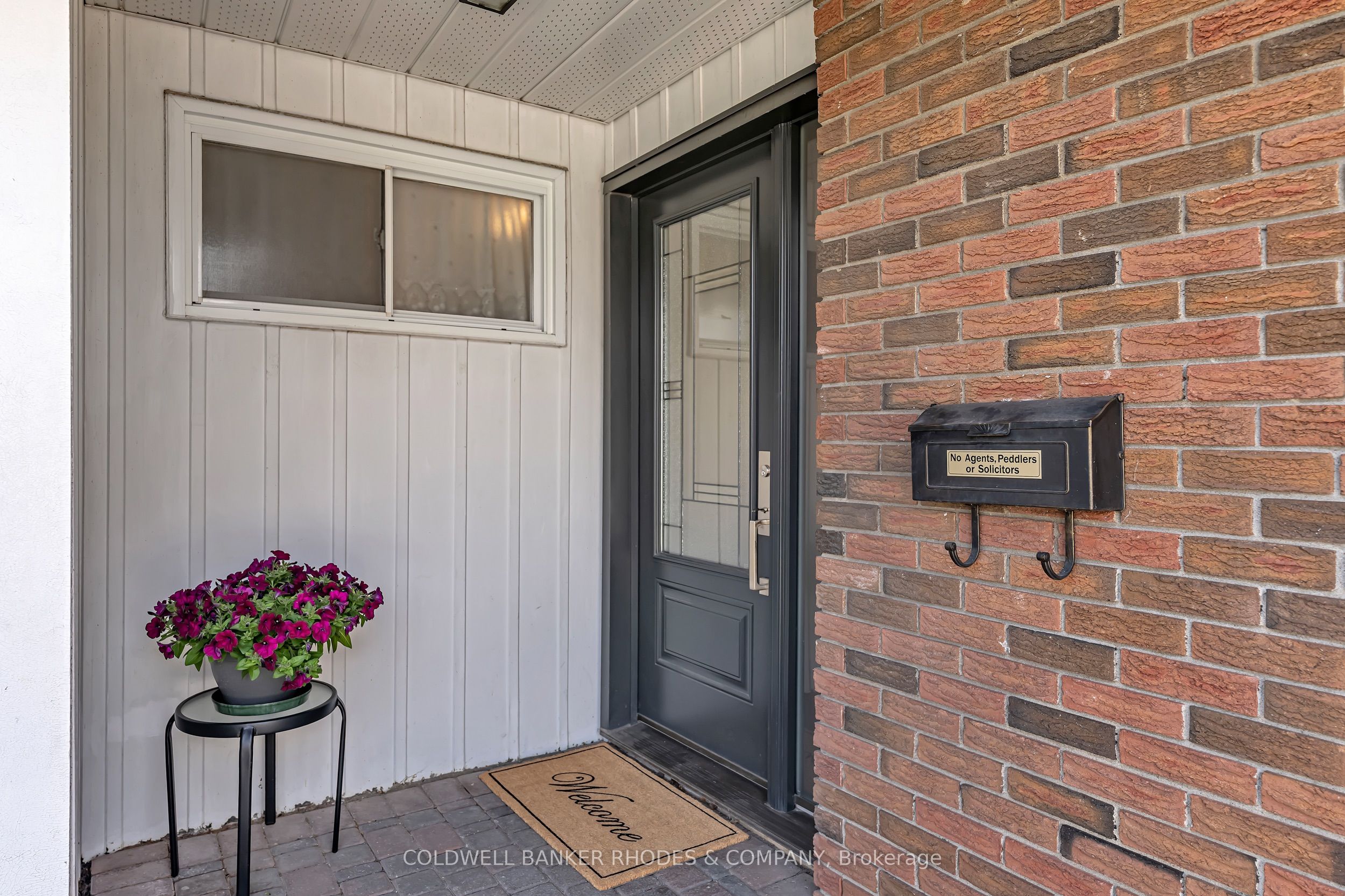 Additional image 2 of 2047 Woodglen Crescent, Ottawa, ON, K1J 6G6