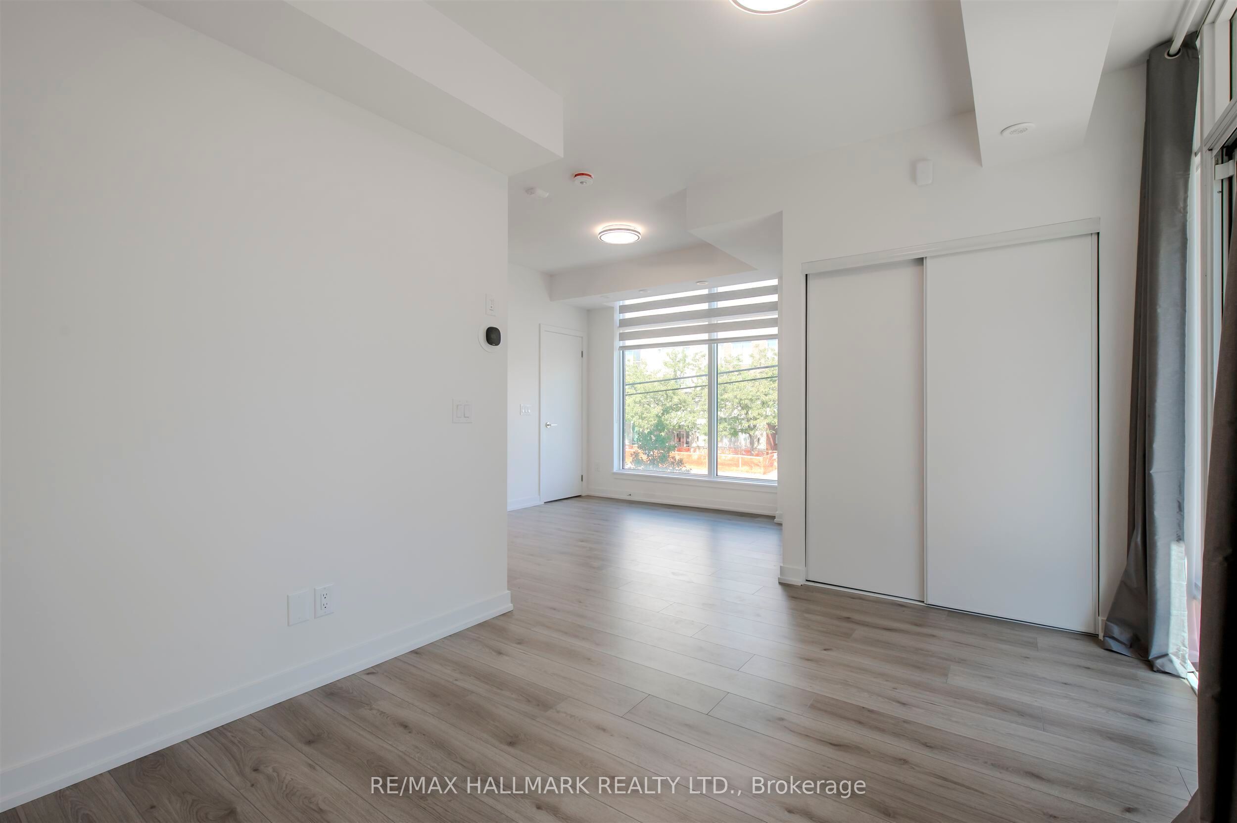 Additional image 3 of 2nd floor-35-851 Sheppard Avenue W, Toronto, ON, M3H 0E8