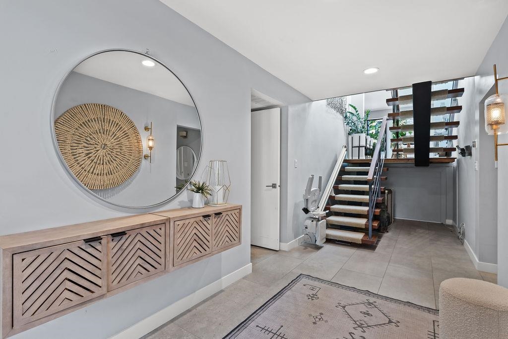 Additional image 3 of 1098 Linnae Avenue, North Vancouver, BC, V7R 1Z4