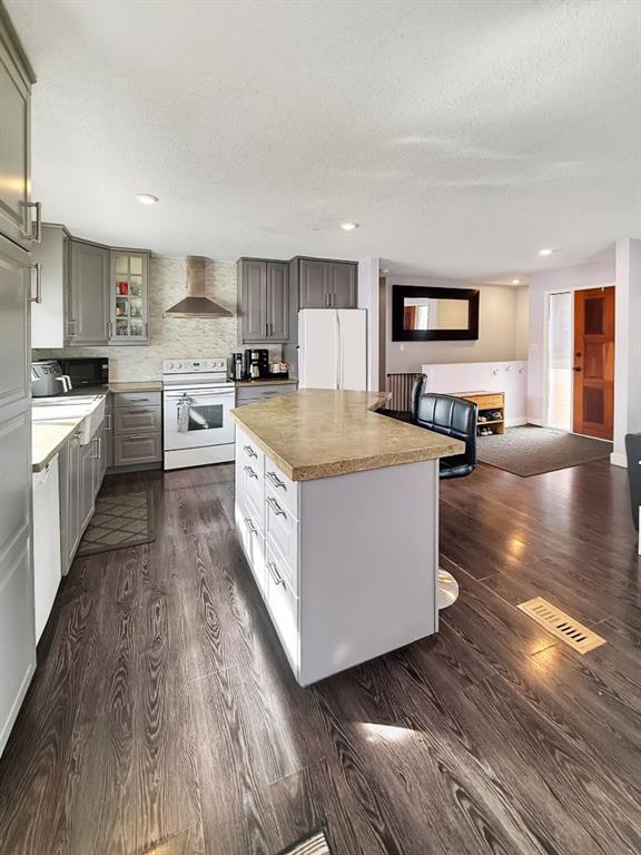 Additional image 6 of 11 Kallbom Crescent , Whitecourt, AB, T7S 1E2