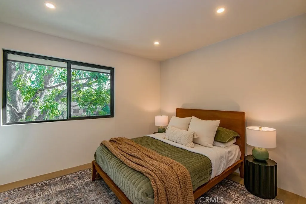 Additional image 120 of 24245 Hatteras St, Woodland Hills, CA 91367