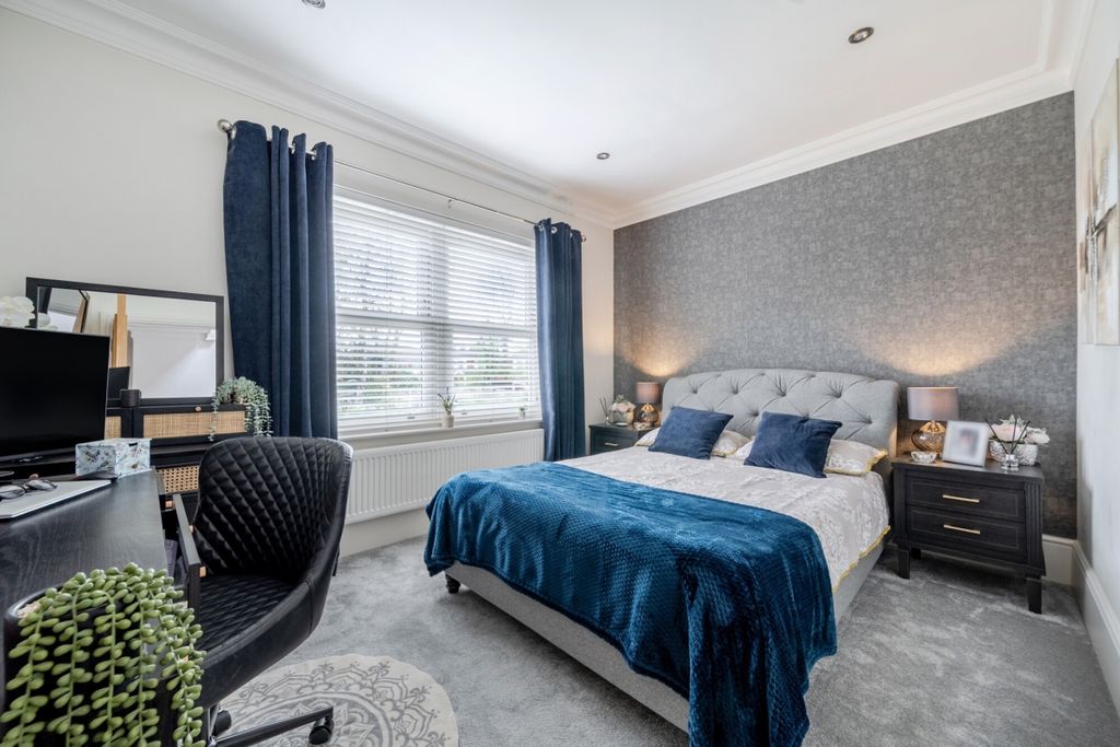 Additional image 10 of 5 bed detached house to rentBarnet Road, Arkley, Barnet EN5