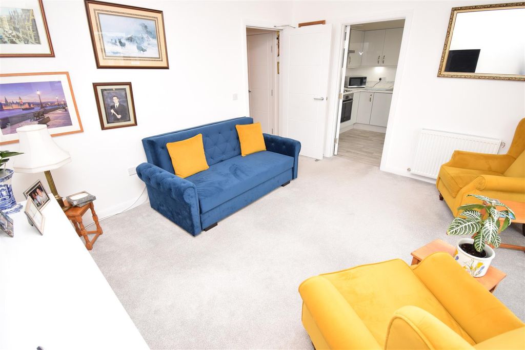 Additional image 6 of 2 bed flat for sale10 Broomhall Court, Inverness IV2