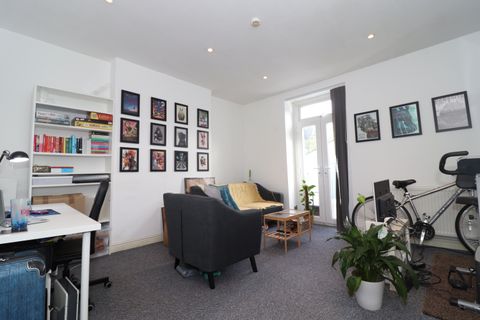 Newport Rd, Roath CF24