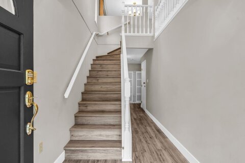 Additional image 8 of 859 17th Street E, North Vancouver, BC, V7L 2X2