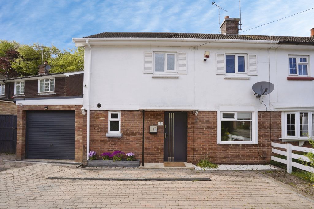 Additional image 24 of 4 bed semi-detached house for saleBeechwood Court, Dunstable LU6