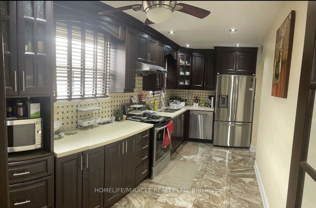Additional image 5 of 3528 Laddie Crescent, Mississauga, ON, L4T 1N1