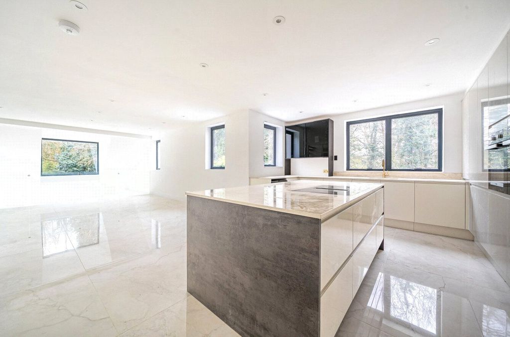 Additional image 4 of 5 bed detached house to rentWhite Orchards, Totteridge, London N20