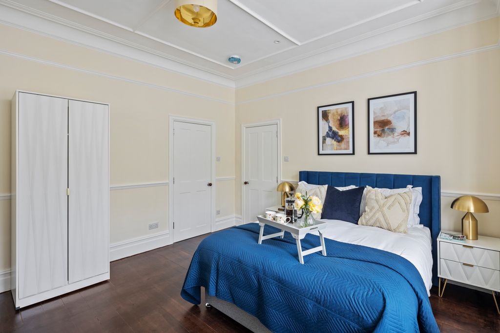 Additional image 10 of 2 bed flat to rentBurlington Avenue, Kew TW9