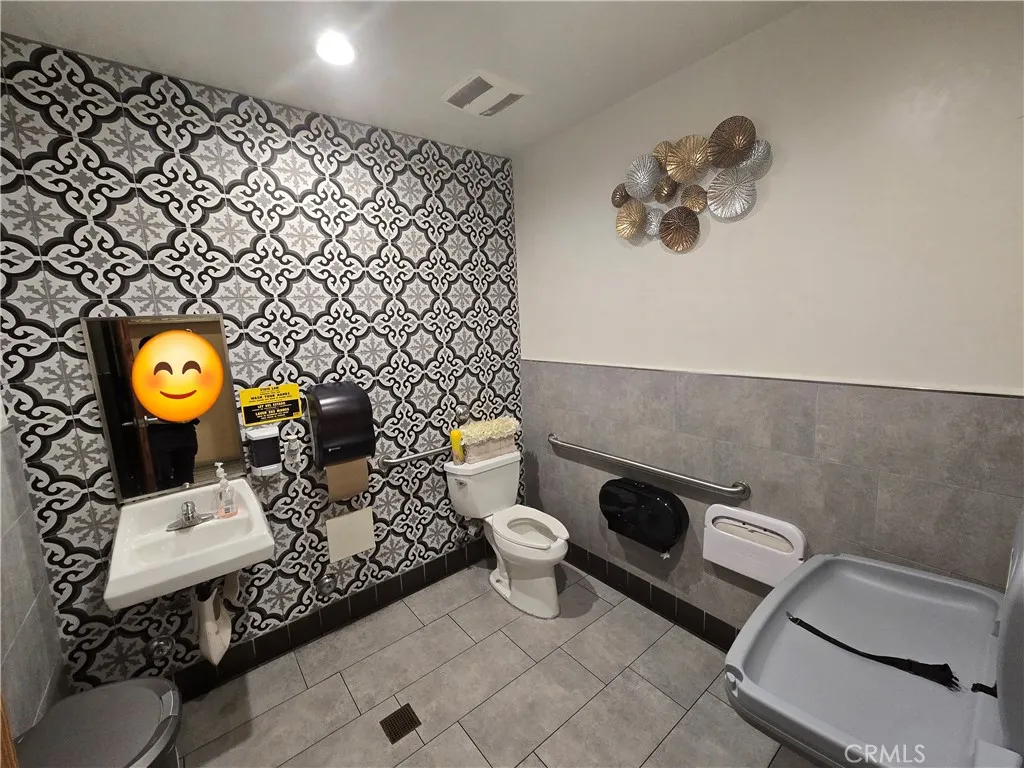 9689 Chapman Ave, Garden Grove, CA 92841