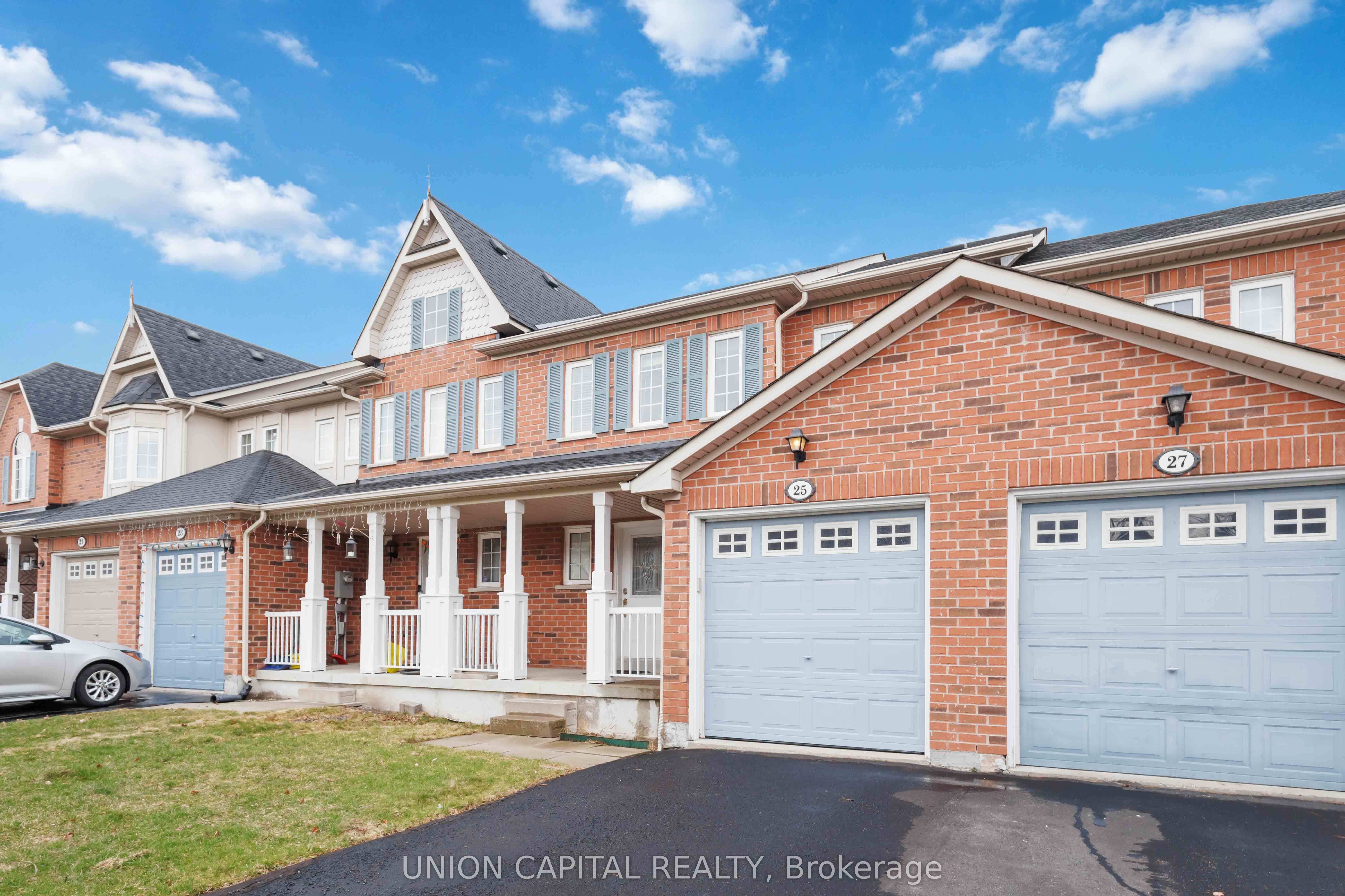 25 Maple Ridge Crescent, Markham, ON, L6E 1V3