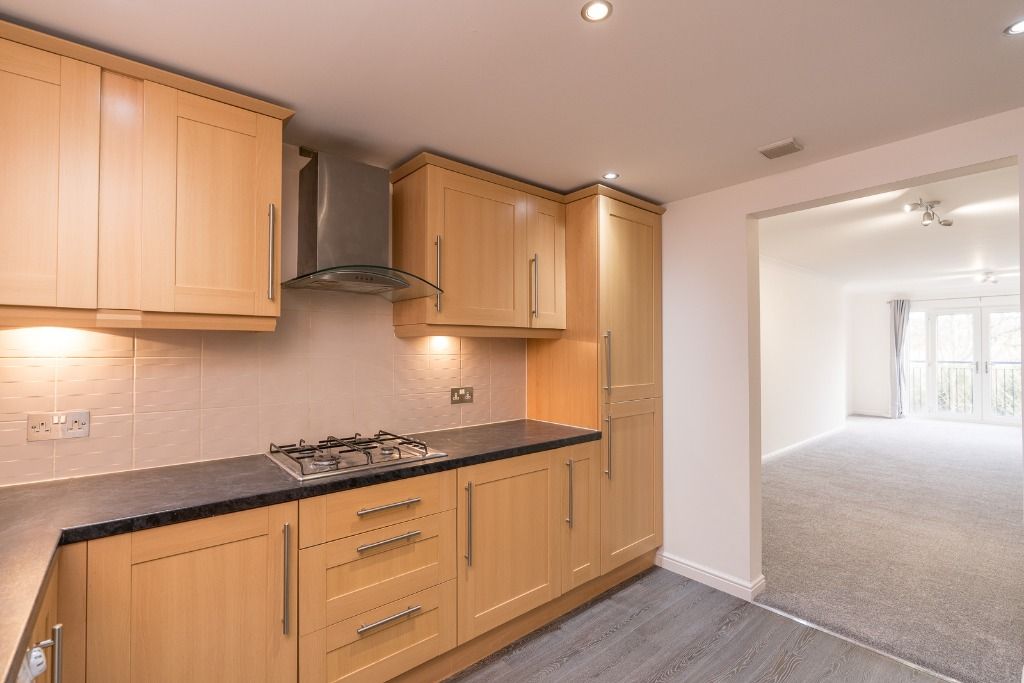 2 bed flat to rentJardine Place, Bathgate, West Lothian EH48 photo 4