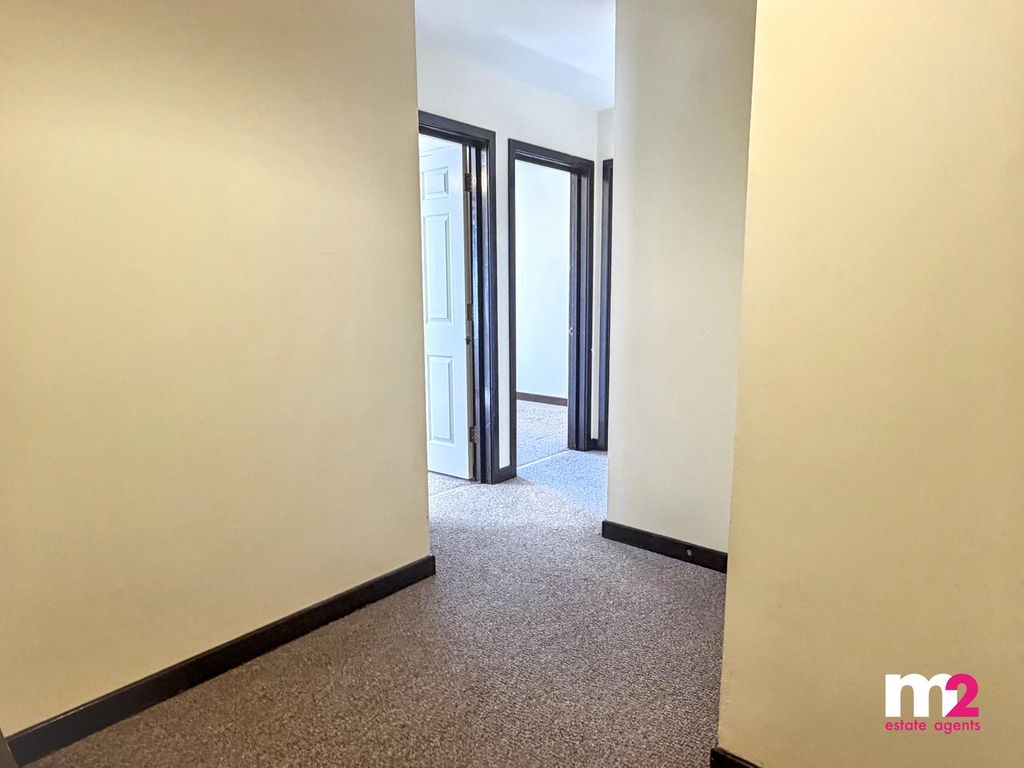 2 bed flat for saleStation Road, Abergavenny NP7 photo 3