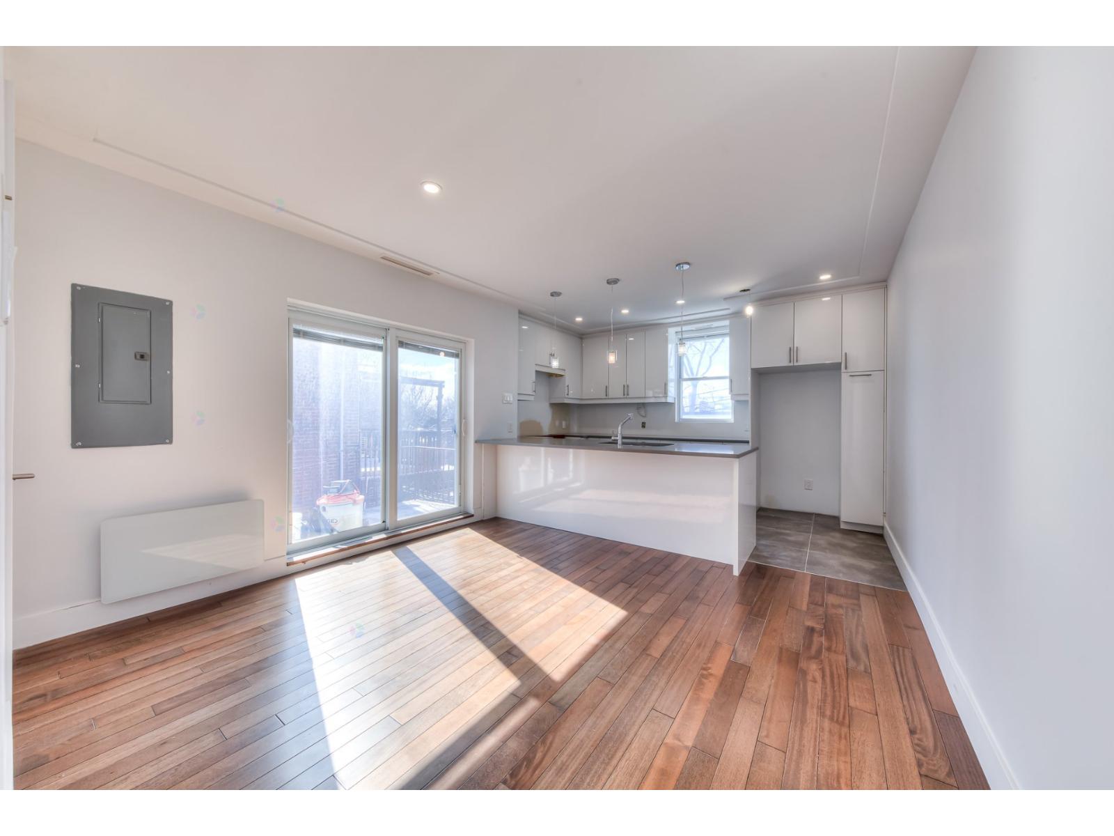 3806 Av. Girouard