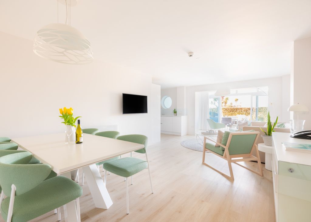 3 bed flat for saleTrebetherick PL27 photo 4