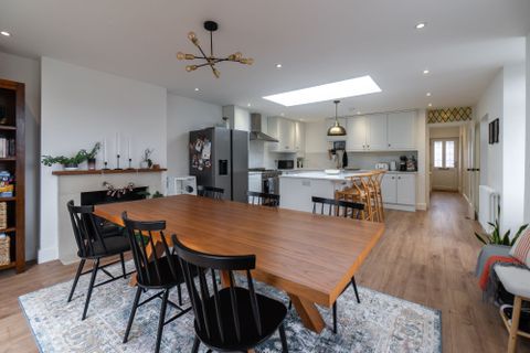 Curzon Avenue, Birstall LE4