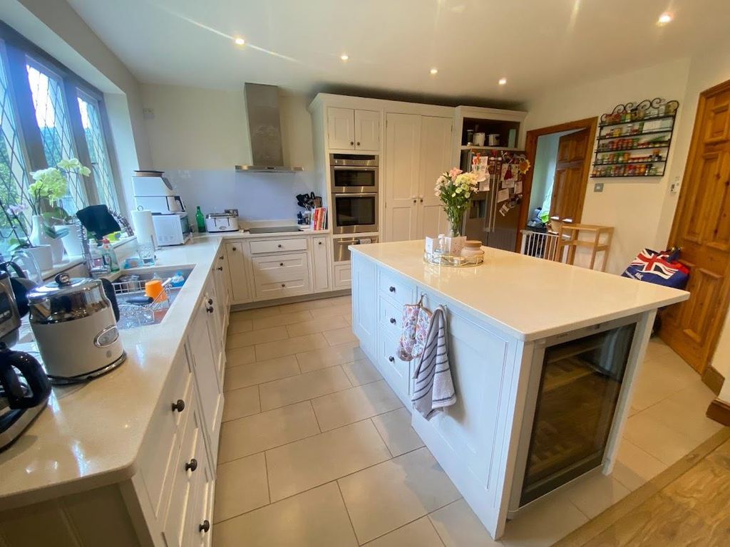 Additional image 2 of 5 bed detached house to rentRossett Holt Grove, Harrogate HG2