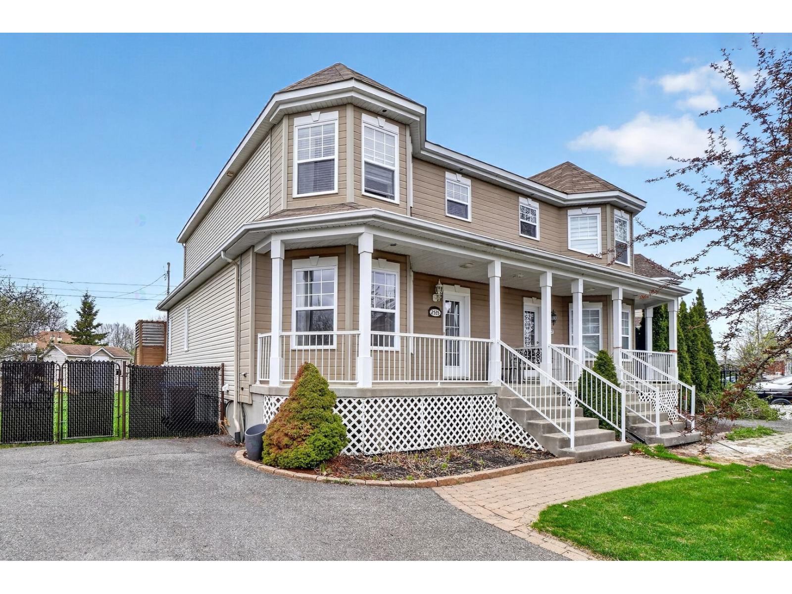 2535 Rue Racette