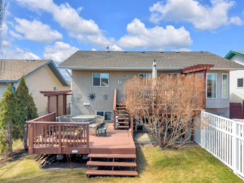 Additional image 4 of 19 Heenan Crescent, Sylvan Lake, AB, T4S 1Y6