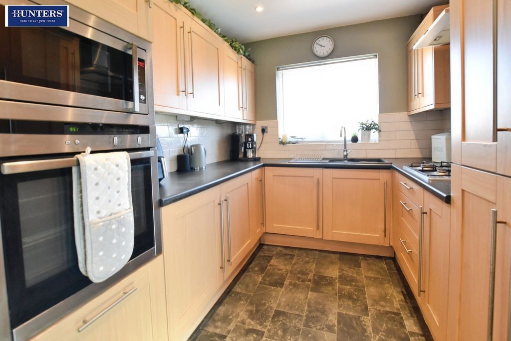 Additional image 5 of 2 bed semi-detached bungalow to rentLeaburn Road, Messingham, Scunthorpe DN17