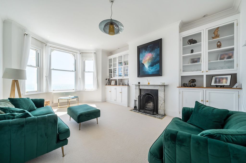 3 bed flat to rentMarine Parade, Worthing, West Sussex BN11