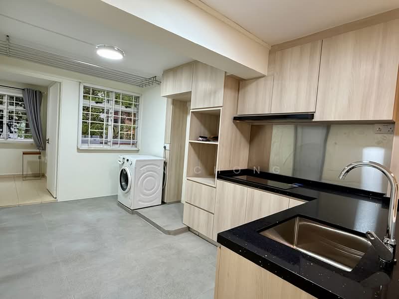 9 Holland Avenue photo 3
