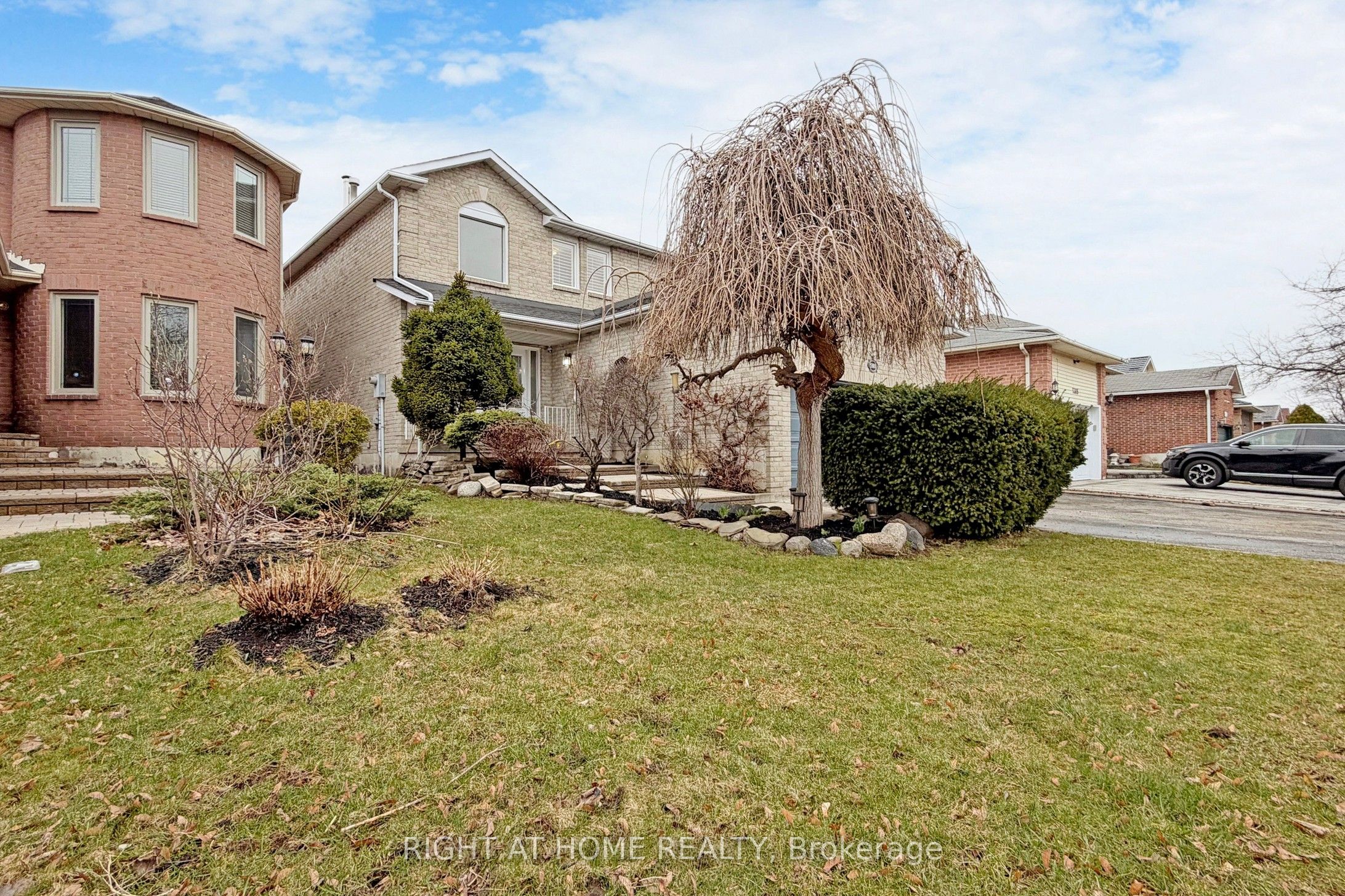 Additional image 2 of 5301 Heritage Hills Boulevard, Mississauga, ON, L5R 2J8