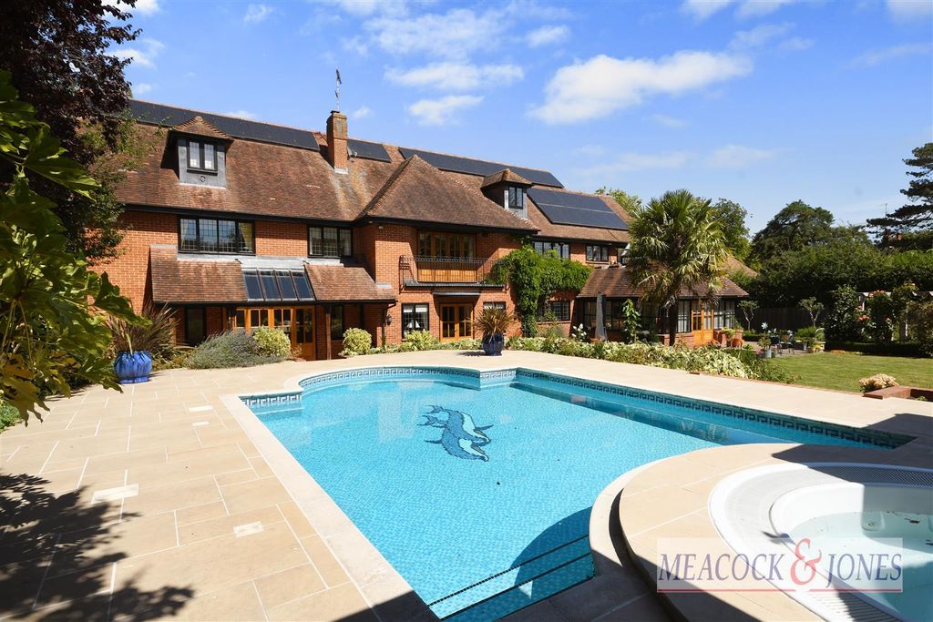 7 bed detached house for saleHutton Mount, Brentwood CM13