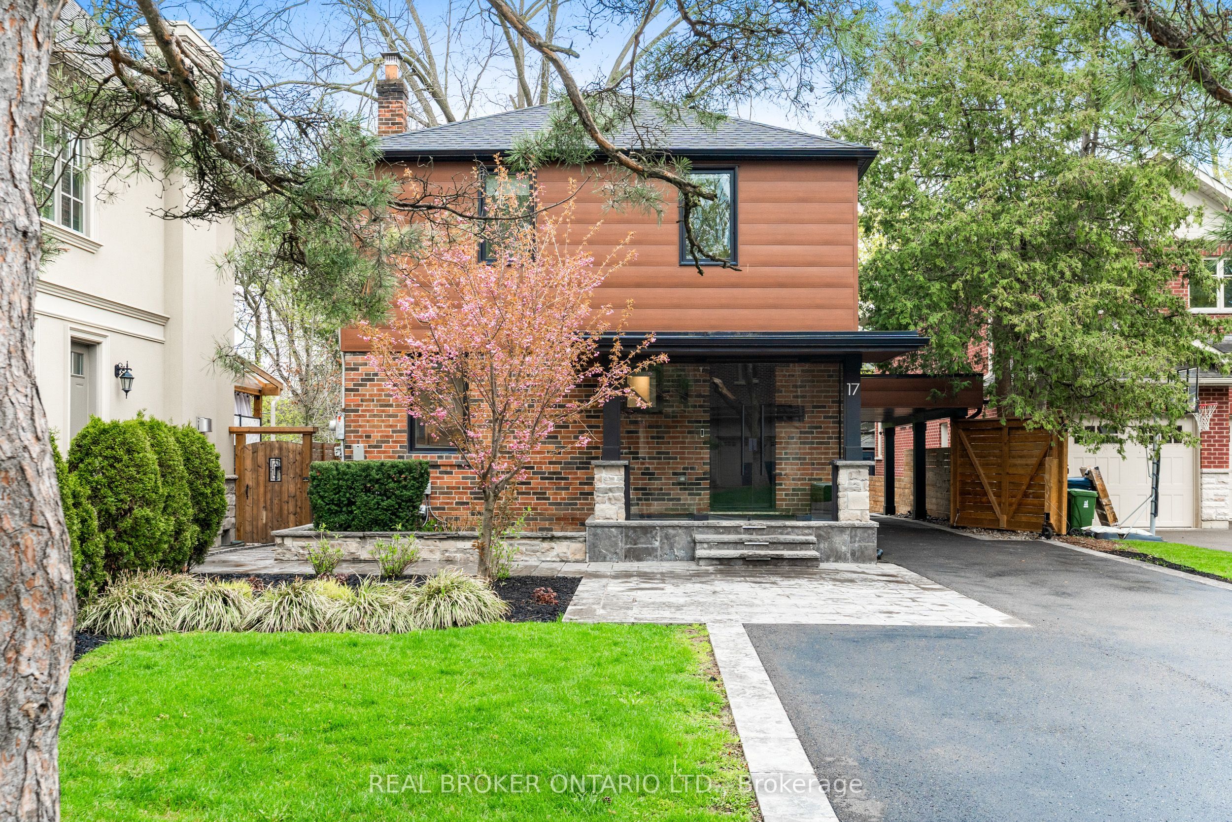 17 Old Oak Road, Toronto, ON, M9A 2V9