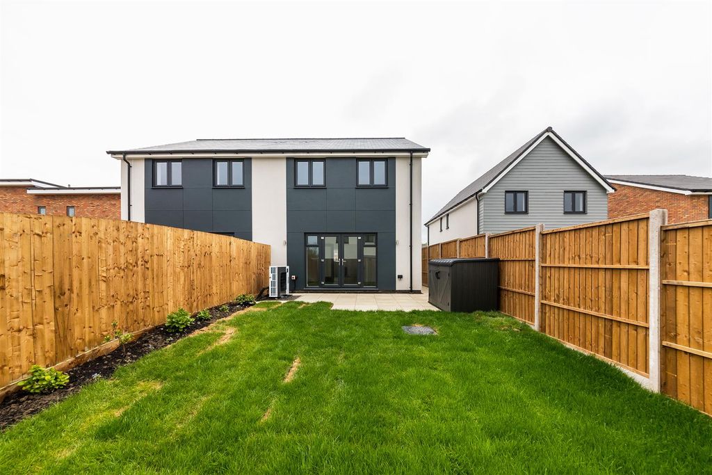 Additional image 2 of 3 bed semi-detached house to rentAnniversary Avenue East, Ambrosden OX25