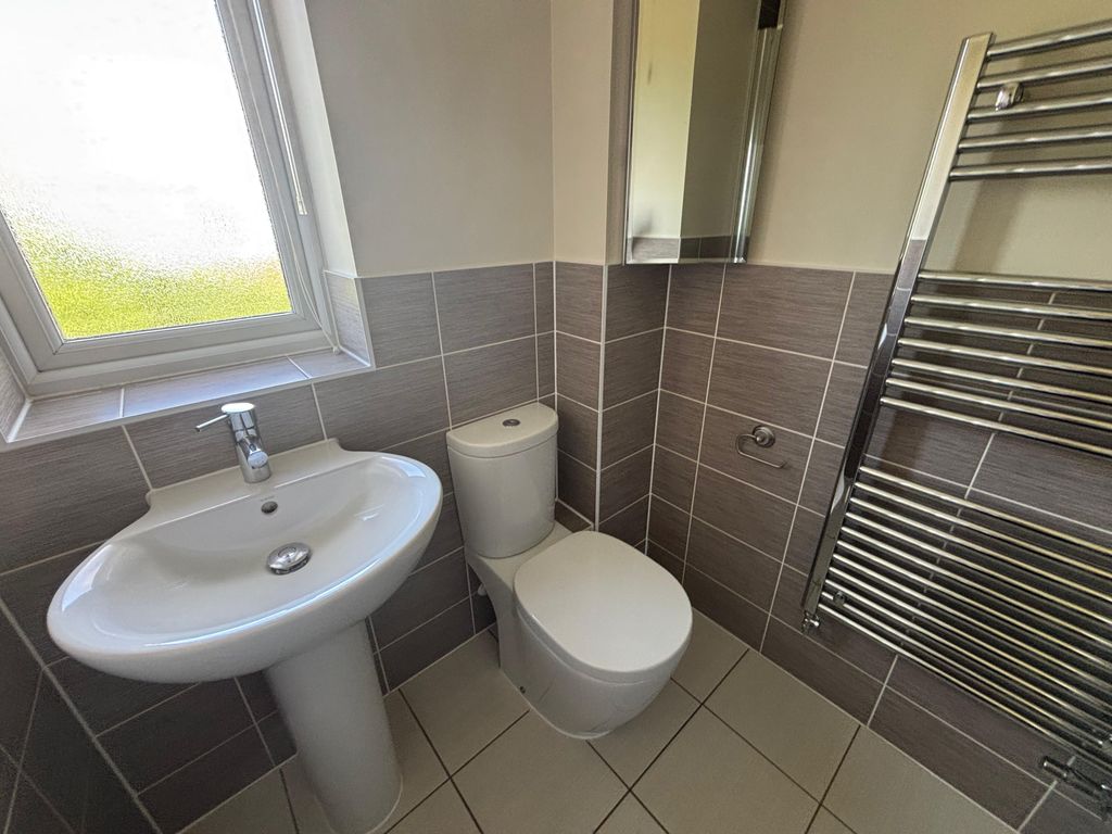 Additional image 9 of 3 bed semi-detached house to rentWheatcroft Way, Swindon SN1