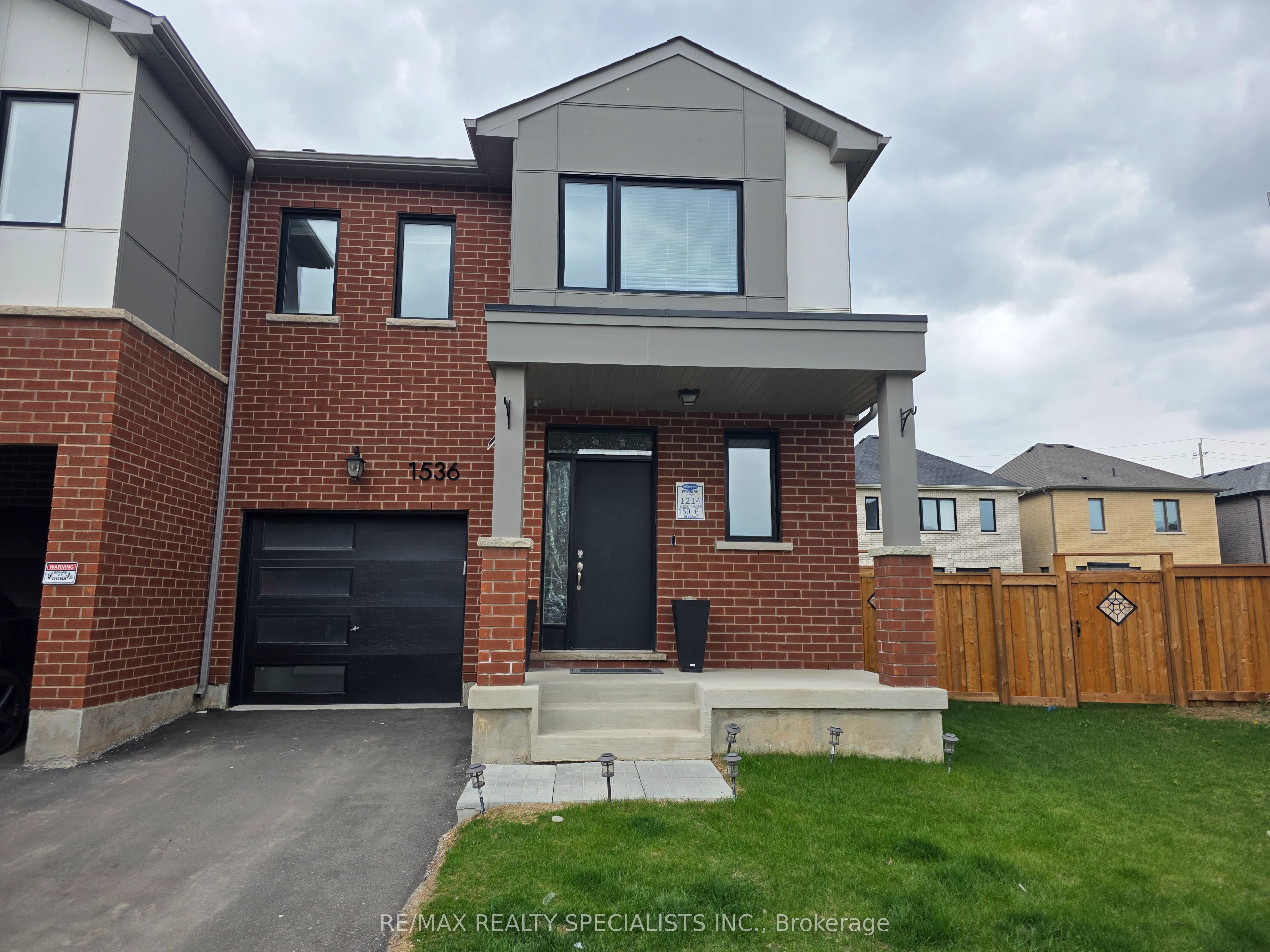 1536 Moira Crescent, Milton, ON, L9E 1Y1