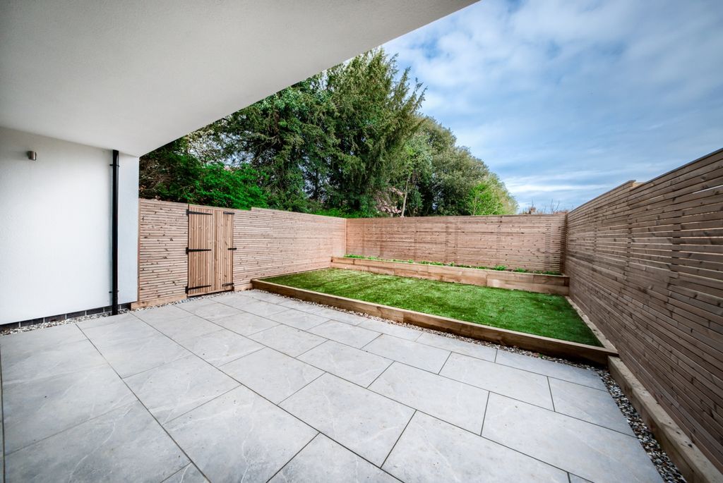 Additional image 8 of 2 bed flat for saleFlat 1, Benson Road, Stratford-Upon-Avon CV37