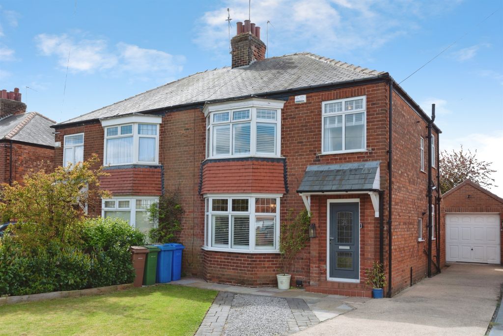 3 bed semi-detached house for saleKingtree Avenue, Cottingham HU16