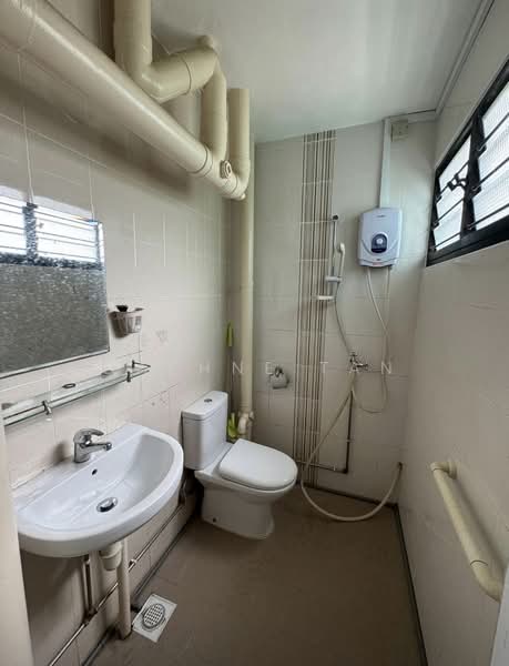 242 Yishun Ring Road photo 3