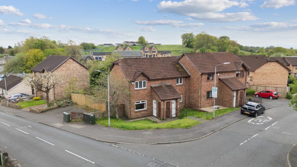 2 bed flat for saleBurnside Crescent, Hardgate G81