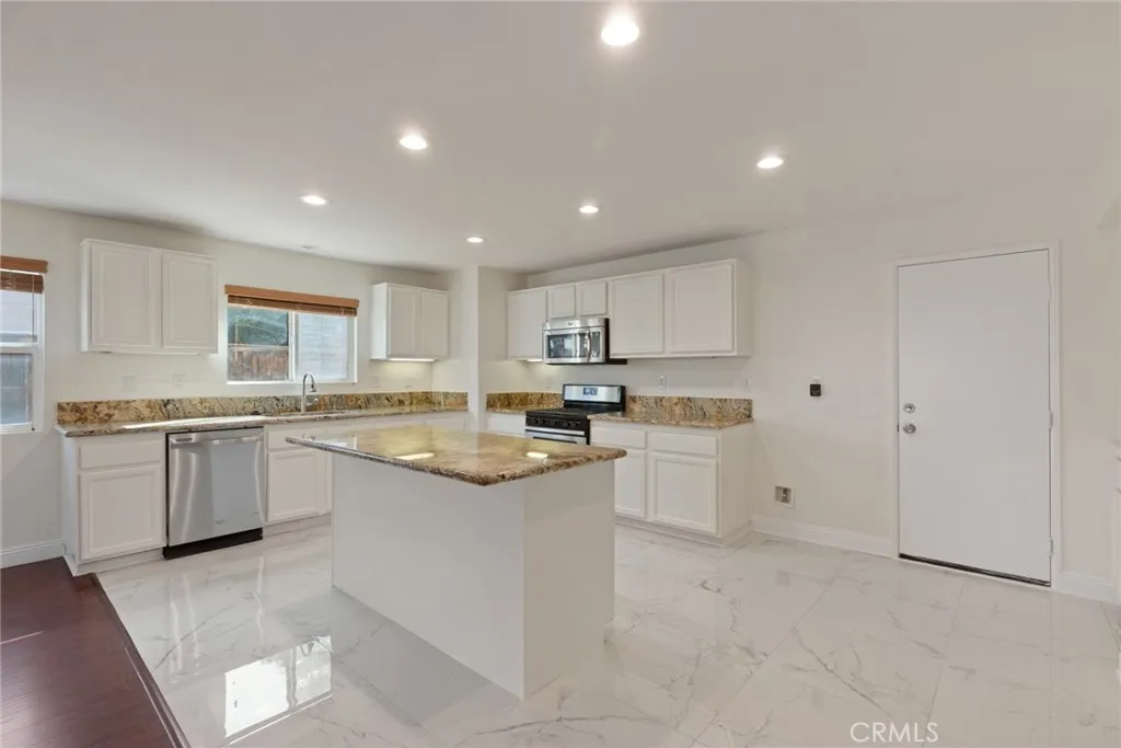 Additional image 13 of 33980 Petunia St, Murrieta, CA 92563