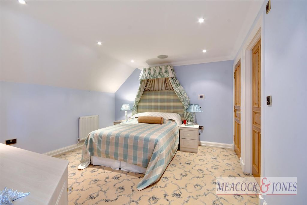 Additional image 30 of 7 bed detached house for saleHutton Mount, Brentwood CM13