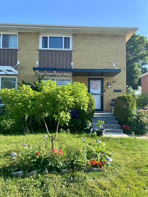 3578 Queenston Drive, Mississauga, ON, L5C 2G6