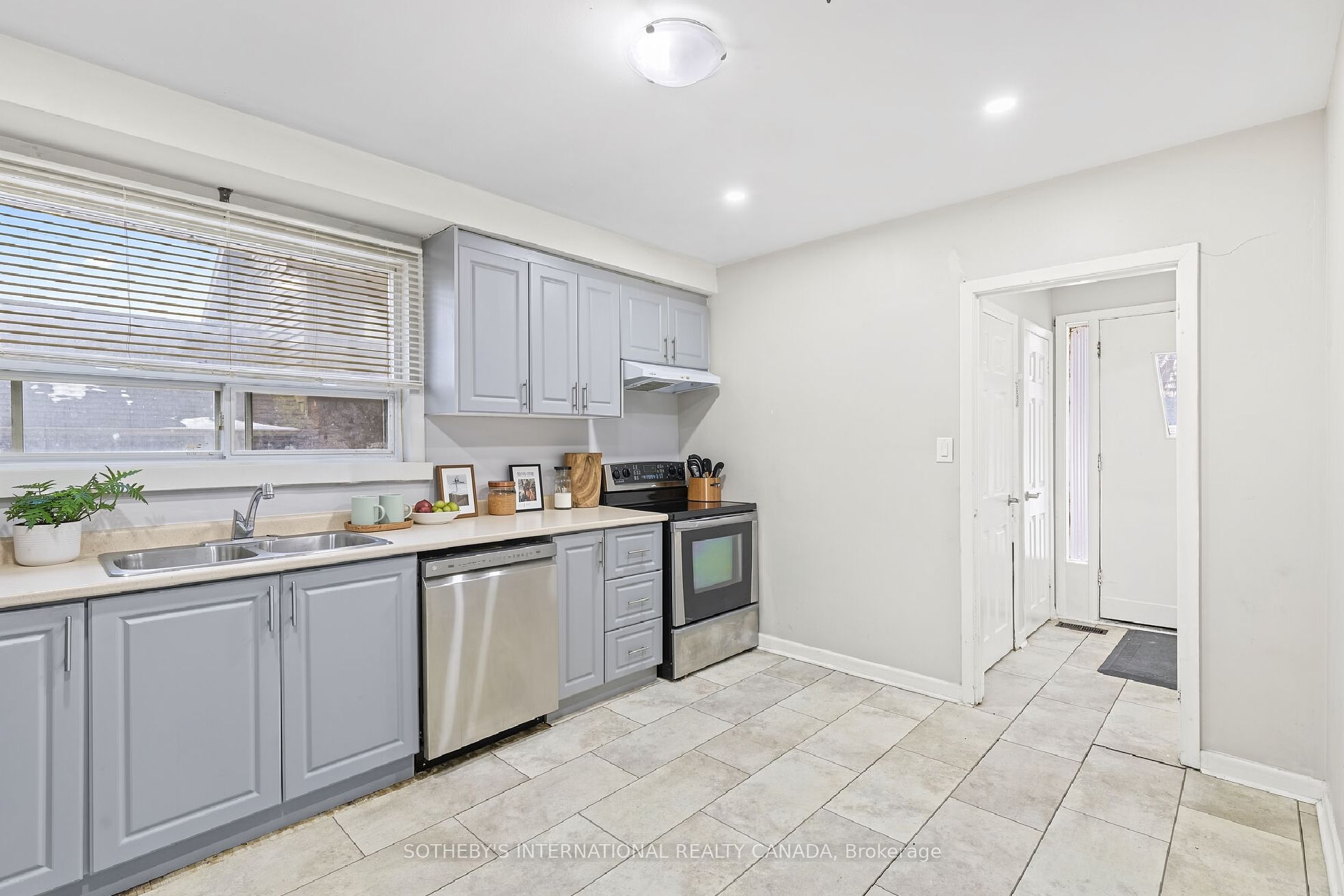 Additional image 3 of upper-957 Beechwood Avenue, Mississauga, ON, L5G 4E3