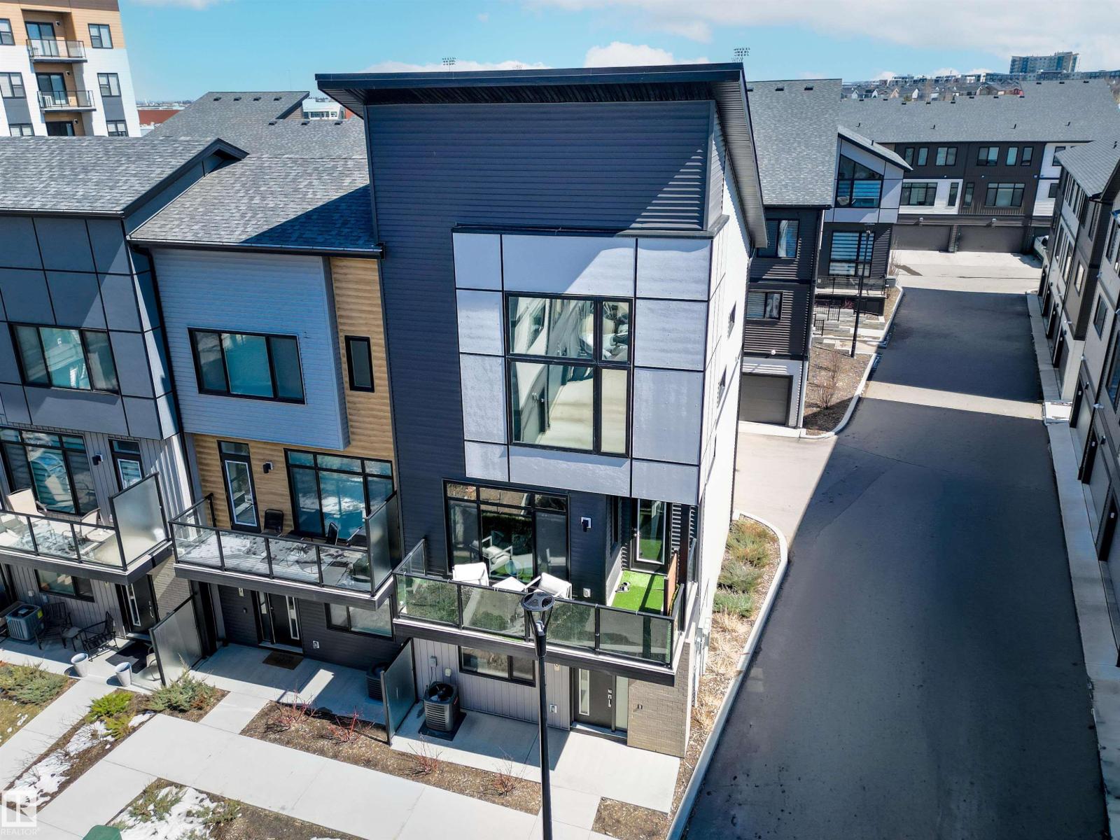 90-50 Ebony Boulevard, Sherwood Park, AB, T8H2X4