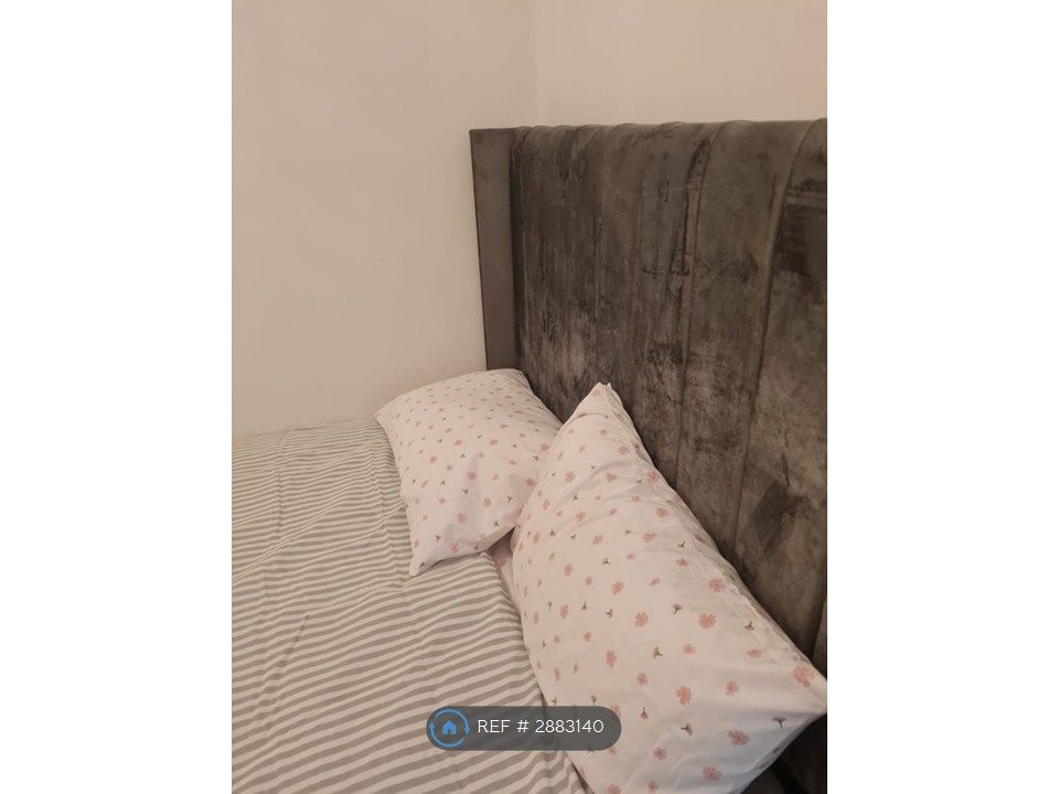 Additional image 12 of Room to rentCentral St, Hengoed CF82