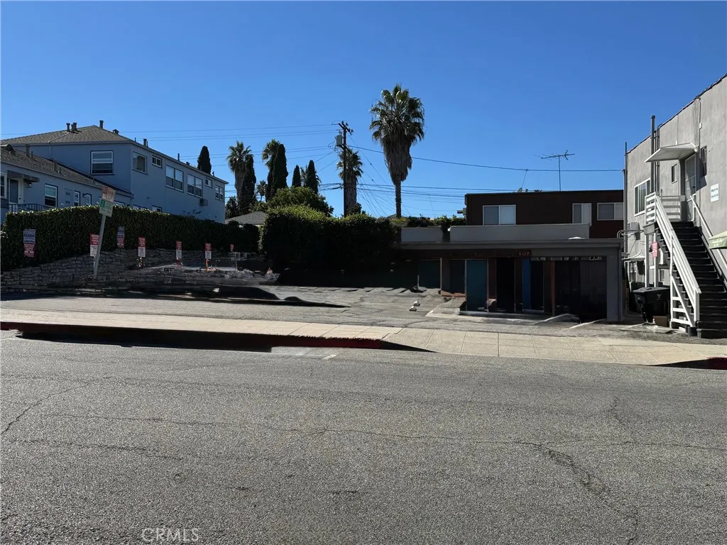 3026 Pico Boulevard, Santa Monica, CA 90405