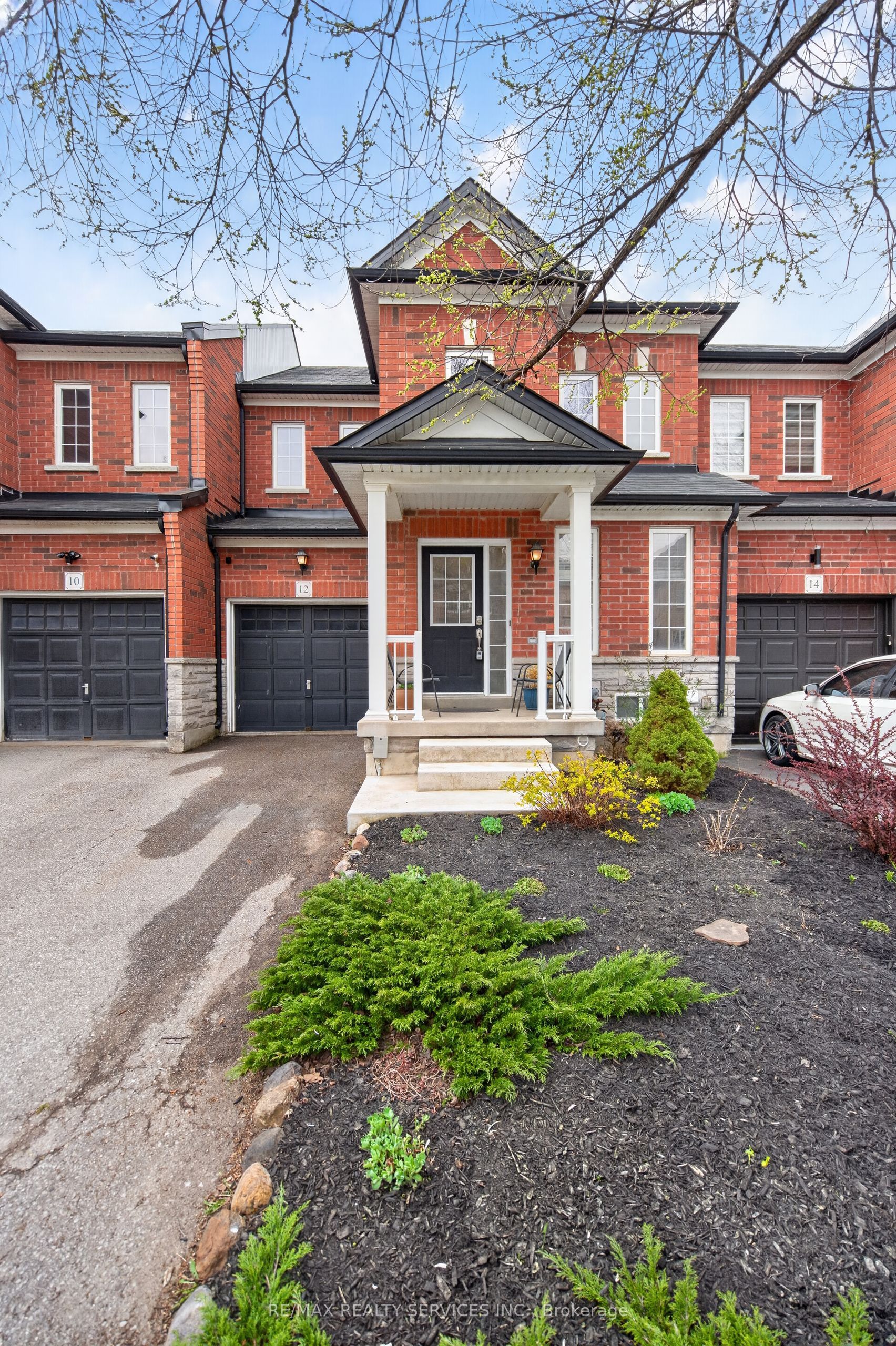 12 Nutwood Way, Brampton, ON, L6R 0X7 photo 4